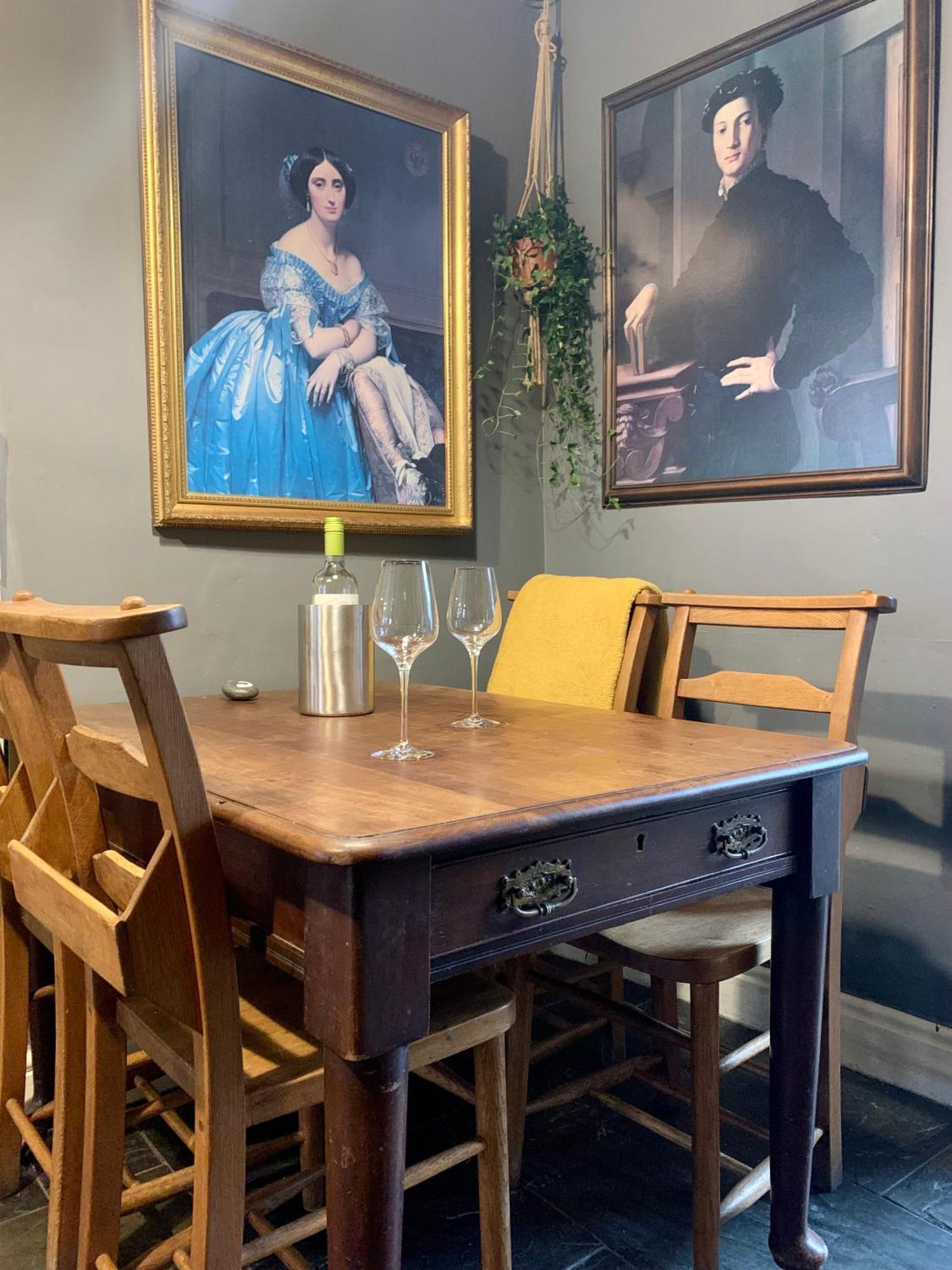 Blas At Fronlas Cafe - The Heart Of Newport Newport  Eksteriør billede